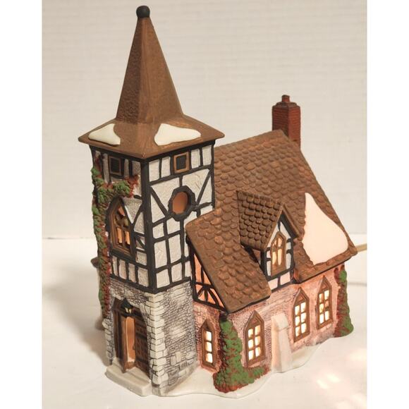 Dept 56 Old Michael's Church HERITAGE VILLAGE COLLECTION Dickens Village #5562-0 - Picture 13 of 16